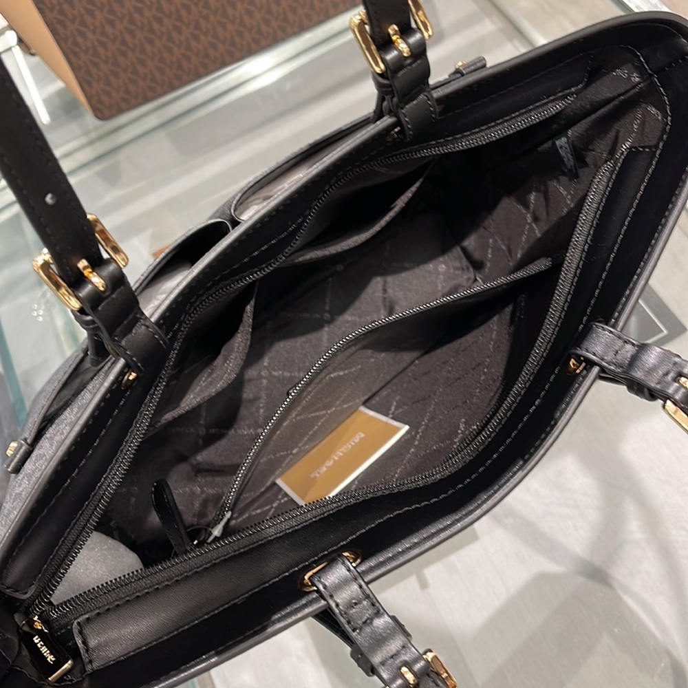 MICHAEL KORS JET SET TRAVEL MEDIUM DOUBLE POCKET TOTE
BLACK SIGNATURE
NWT - Picture 10 of 16